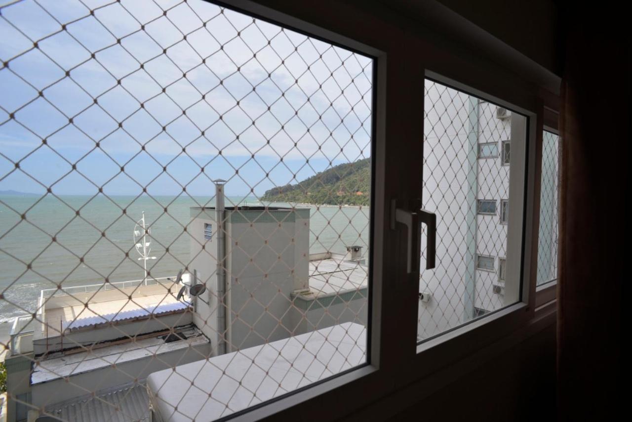 FRENTE MAR PÉ NA AREIA, na Av Atlântica Apartamento Balneário Camboriú Exterior foto