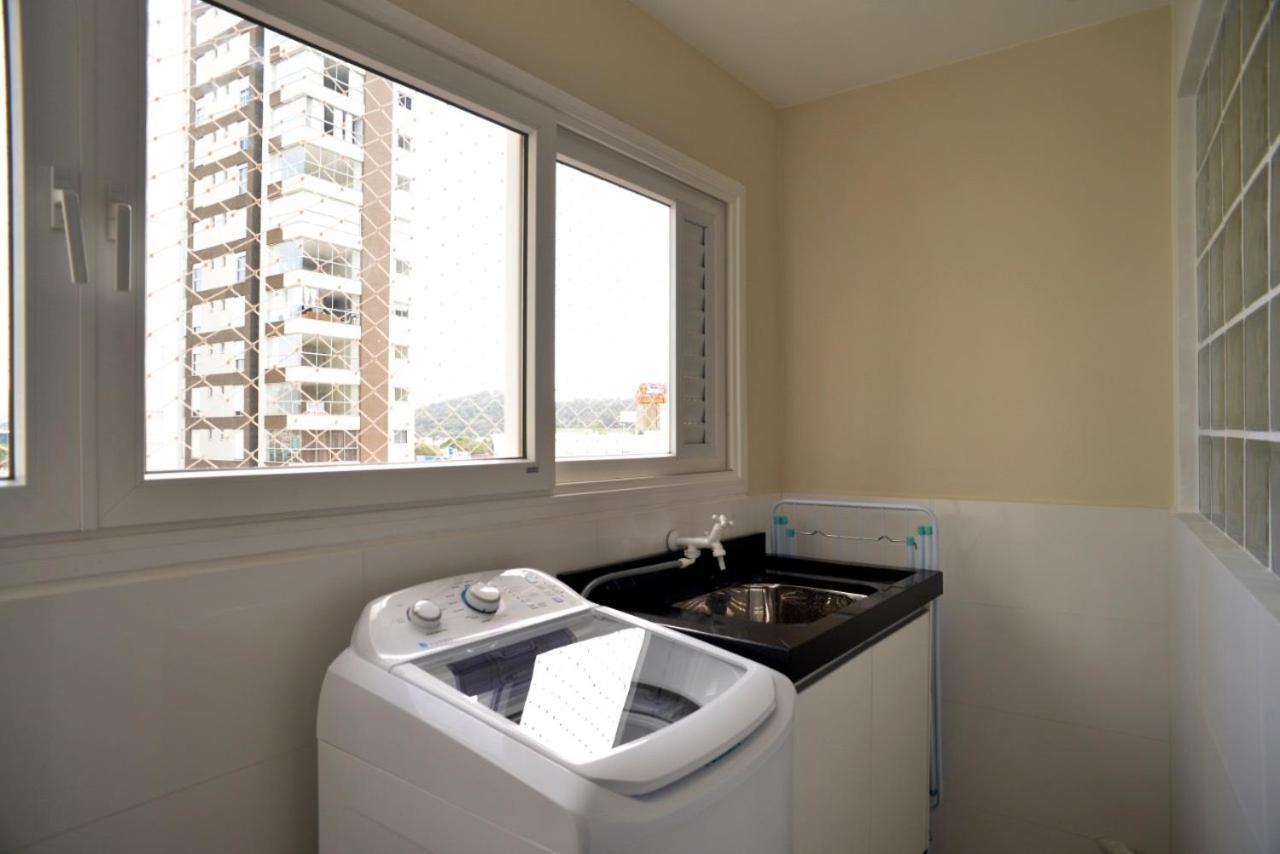 FRENTE MAR PÉ NA AREIA, na Av Atlântica Apartamento Balneário Camboriú Exterior foto